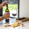 T708  Set de vino y Tabla para quesos 
